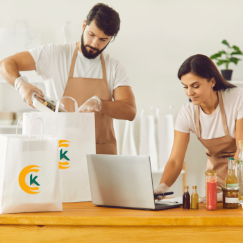 Chefs préparant des commandes avec des sacs Ketchain - Devenir Chef Ketchain